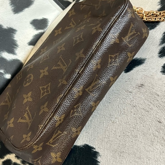 Louis Vuitton Trousse Monogram Cosmetic Bag - Picture 3 of 16